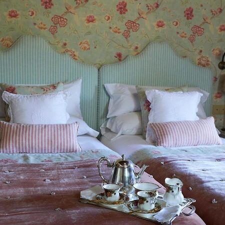 Helguera Palacio Boutique & Antique Vargas エクステリア 写真